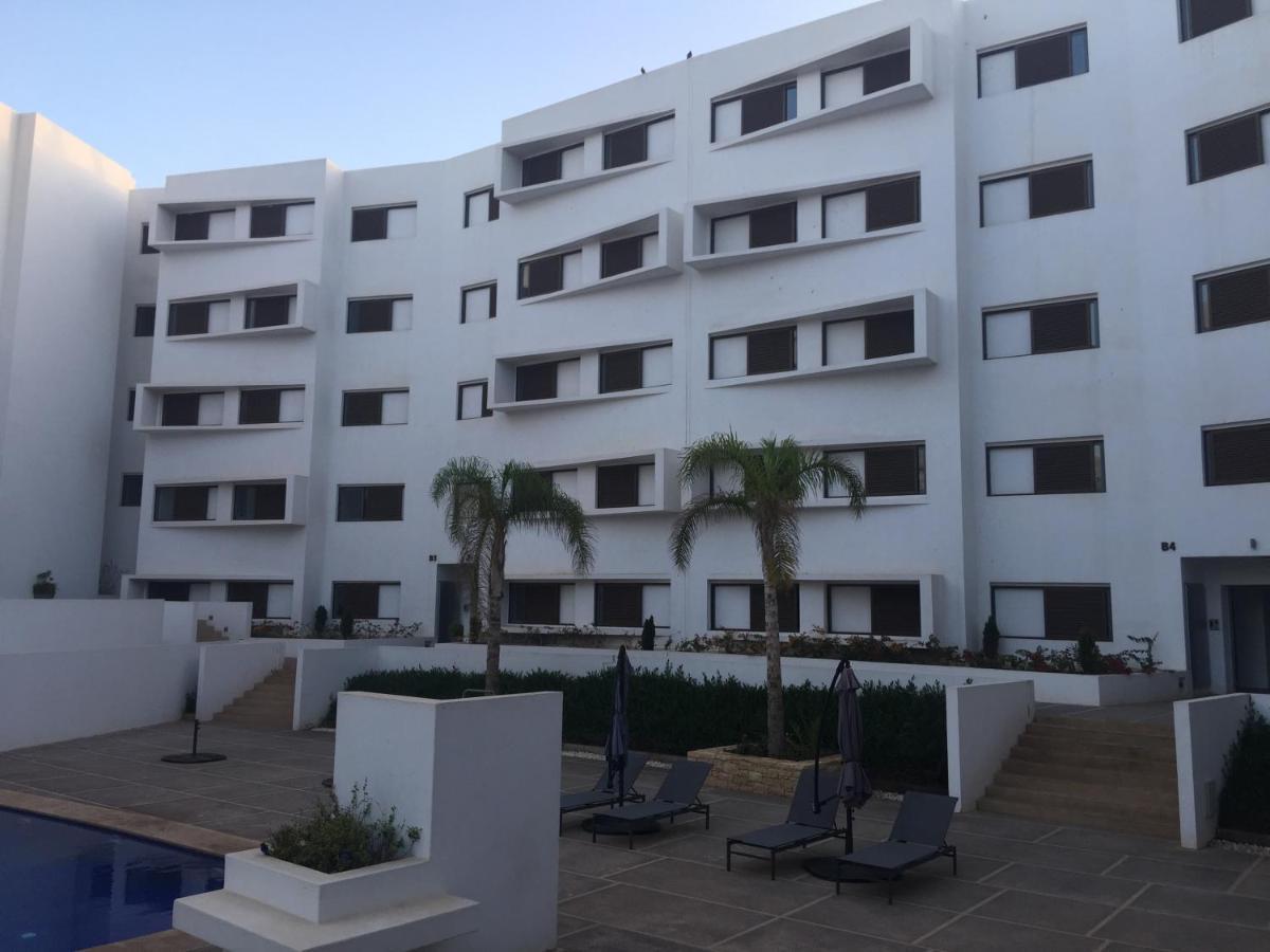 Luxury Apartment 100Sqm With Pool Near Beach Wifi Unlimited With Optical Fiber Agadir Bagian luar foto